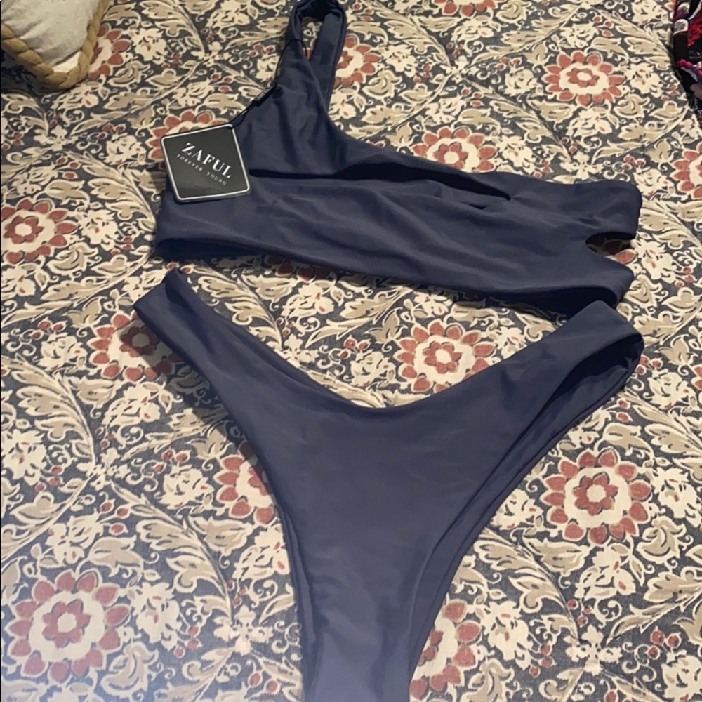 Never worn one shoulder ZAFUL binki